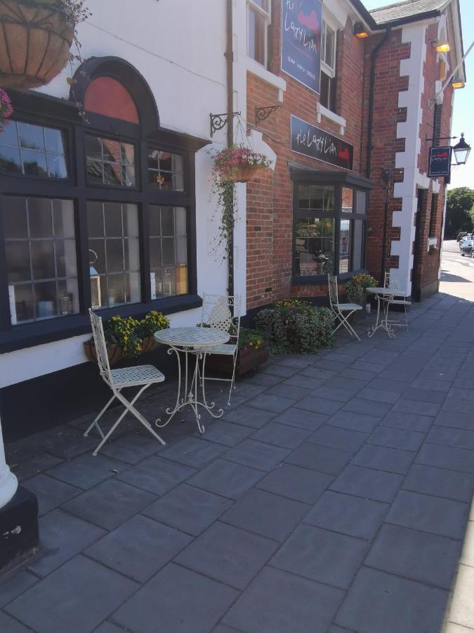 The Lazy Lion Bed & Breakfast Milford on Sea Luaran gambar
