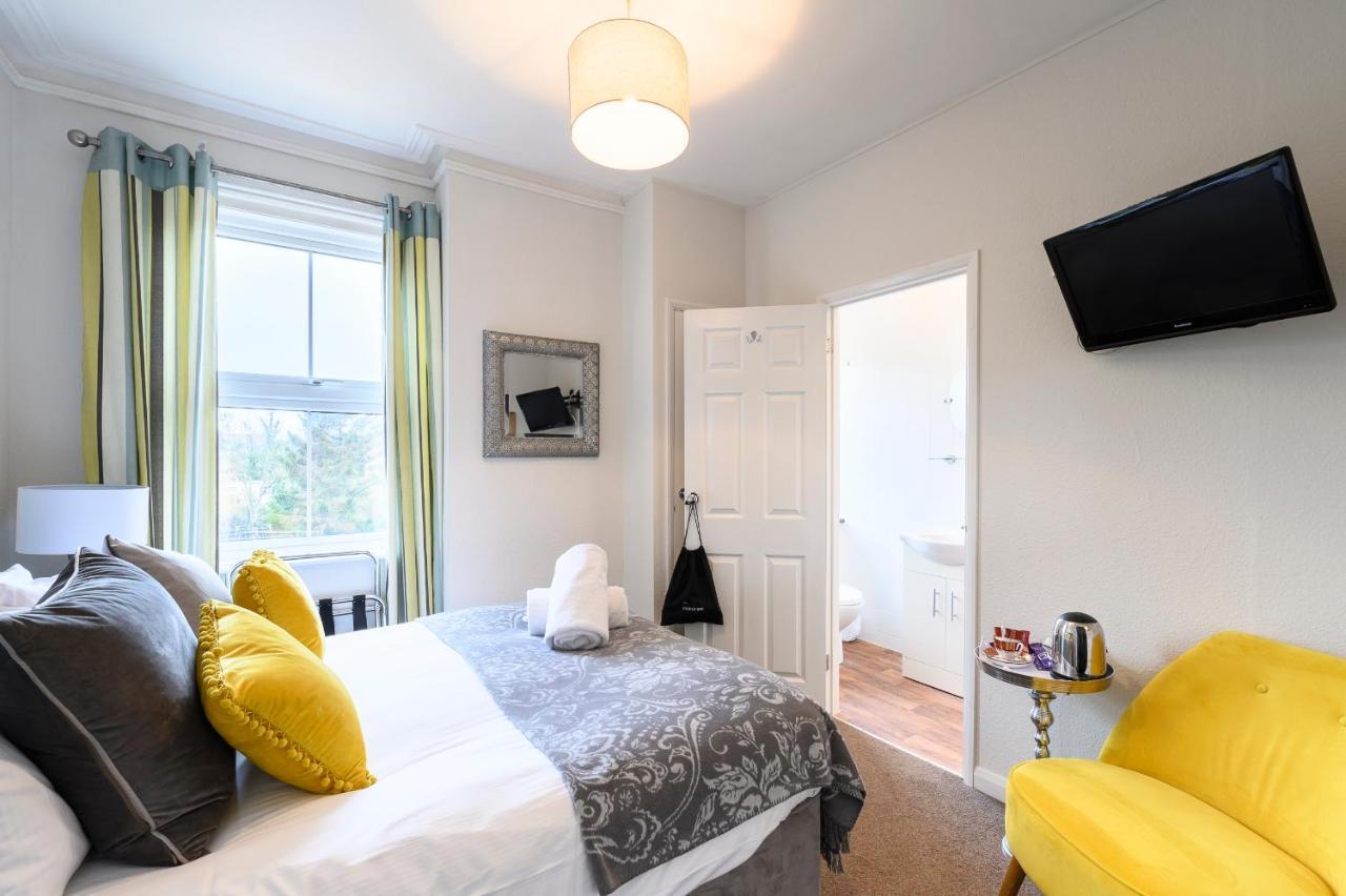 The Lazy Lion Bed & Breakfast Milford on Sea Luaran gambar