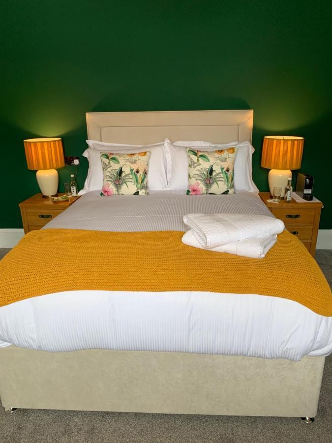 The Lazy Lion Bed & Breakfast Milford on Sea Luaran gambar
