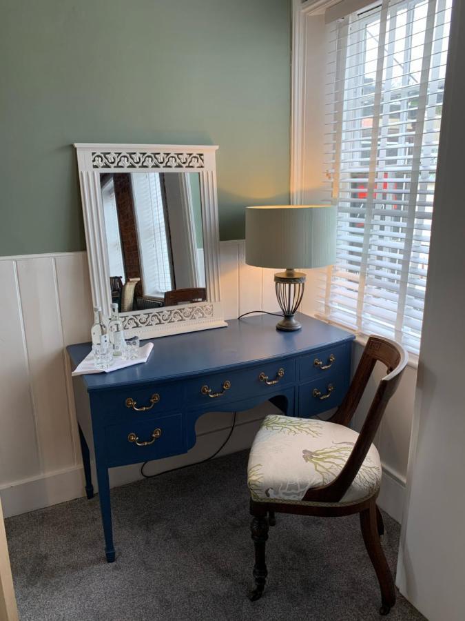 The Lazy Lion Bed & Breakfast Milford on Sea Luaran gambar