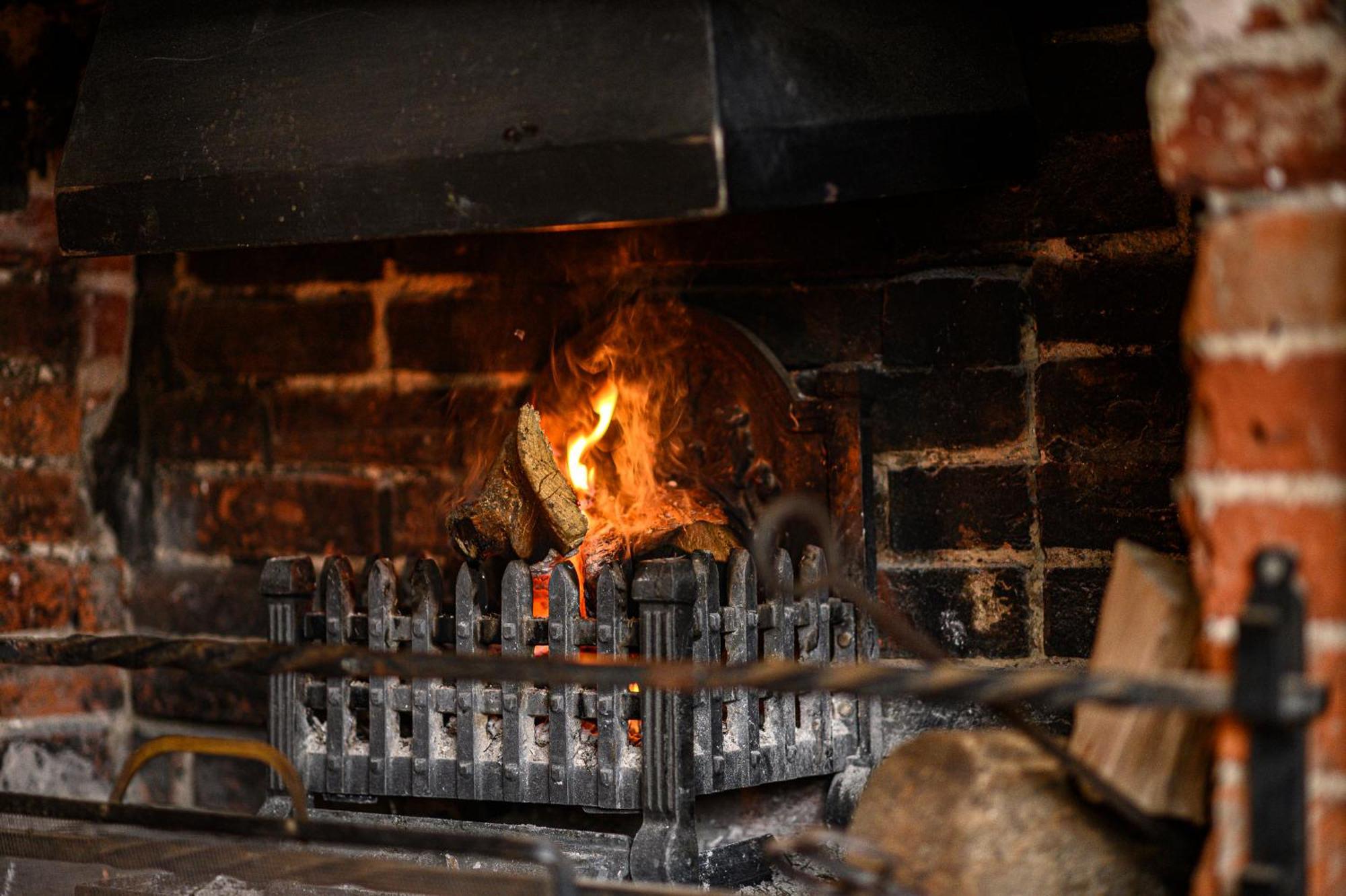 The Lazy Lion Bed & Breakfast Milford on Sea Luaran gambar