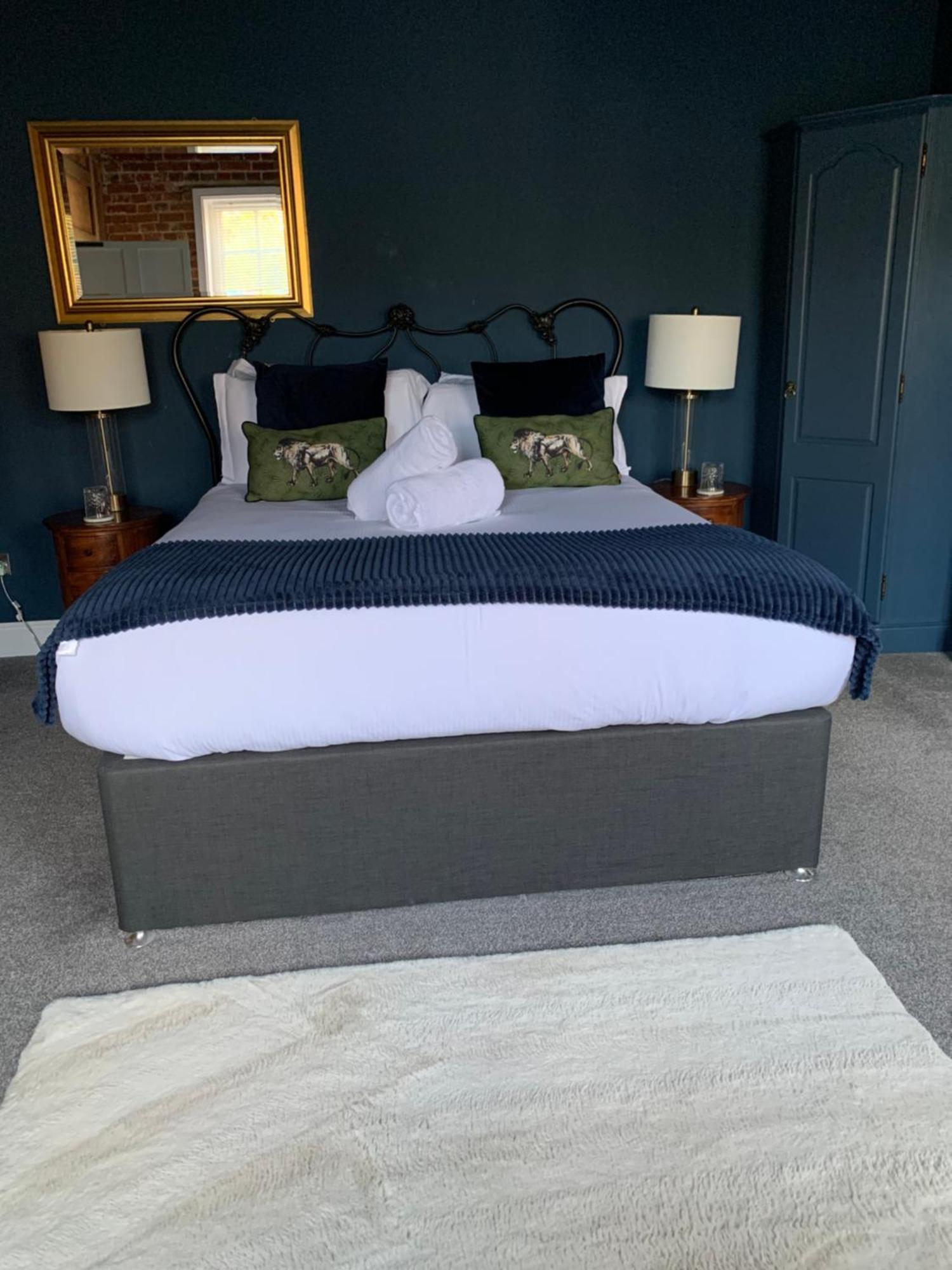 The Lazy Lion Bed & Breakfast Milford on Sea Luaran gambar